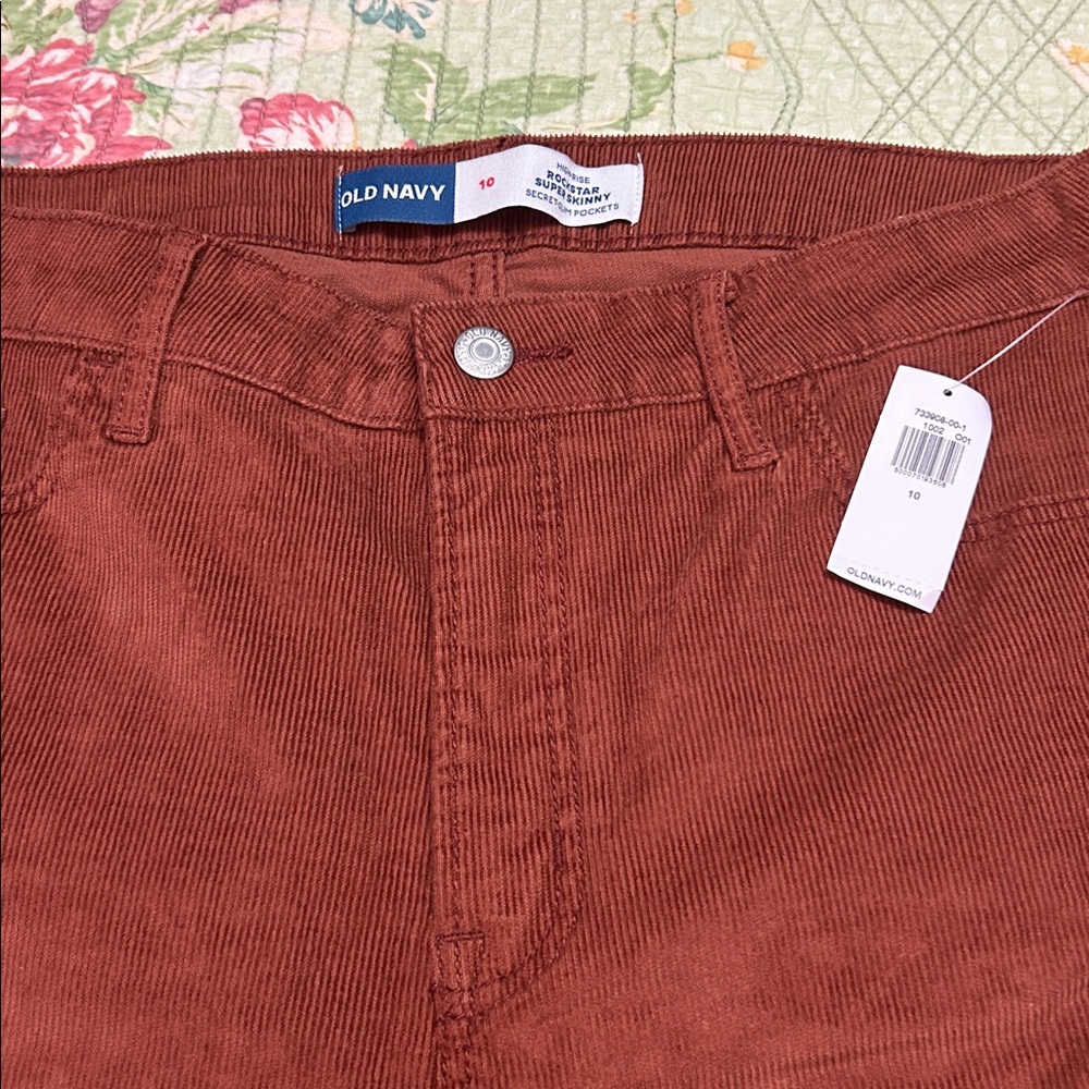 2 FOR $15
Old Navy
 Terracotta Corduroy Pants
Boot cut

NEW WITH TAGS